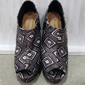 Versona Open Toe Wedge